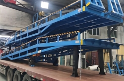 移動(dòng)登車(chē)橋裝車(chē)平臺(tái):提升裝卸效率的靈活解決方案